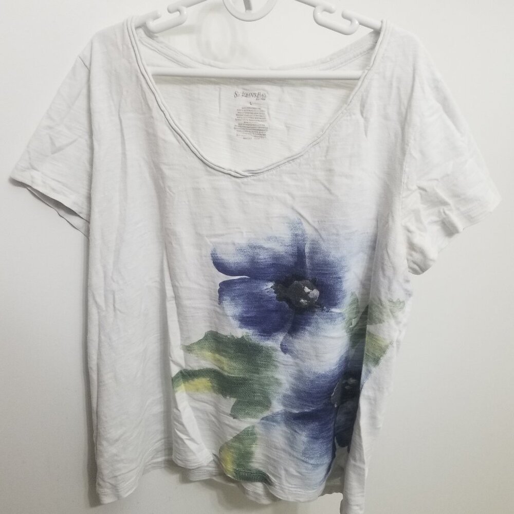 white w blue flowers St. John's Bay women's t-shirt